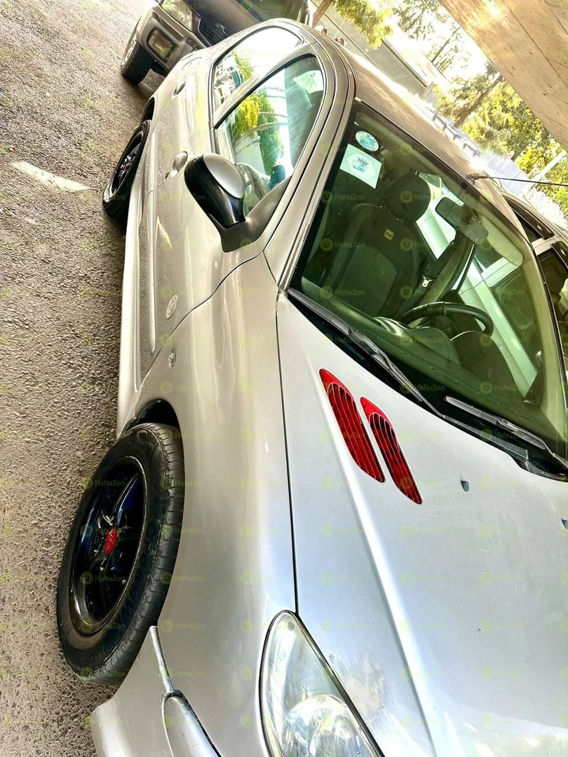 2008 Model-Peugeot 206