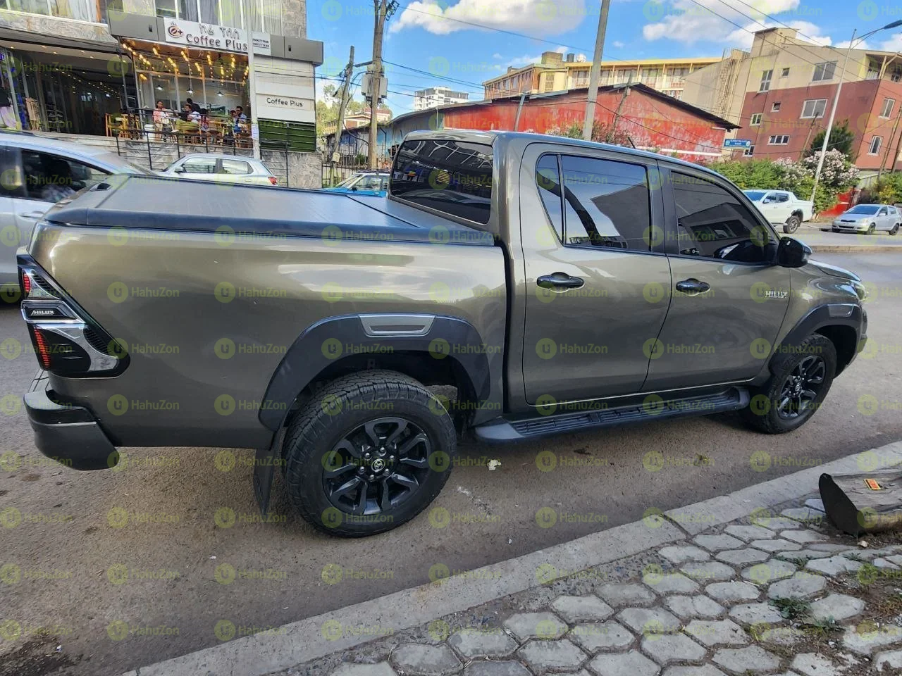 2022 Model-Toyota Hilux Invincible Double