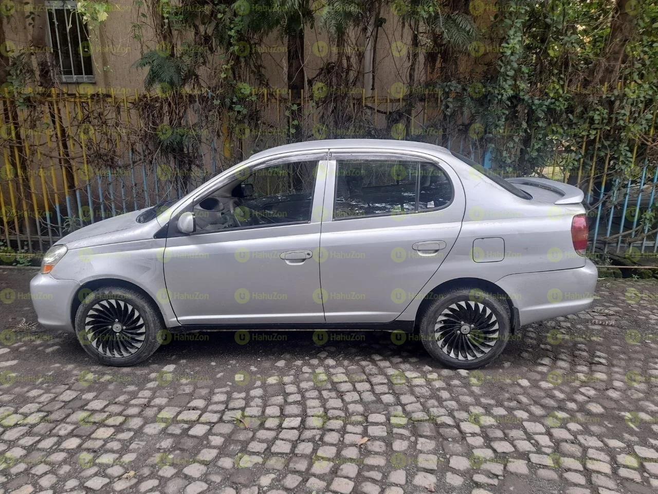 2005 Model-Toyota Platz