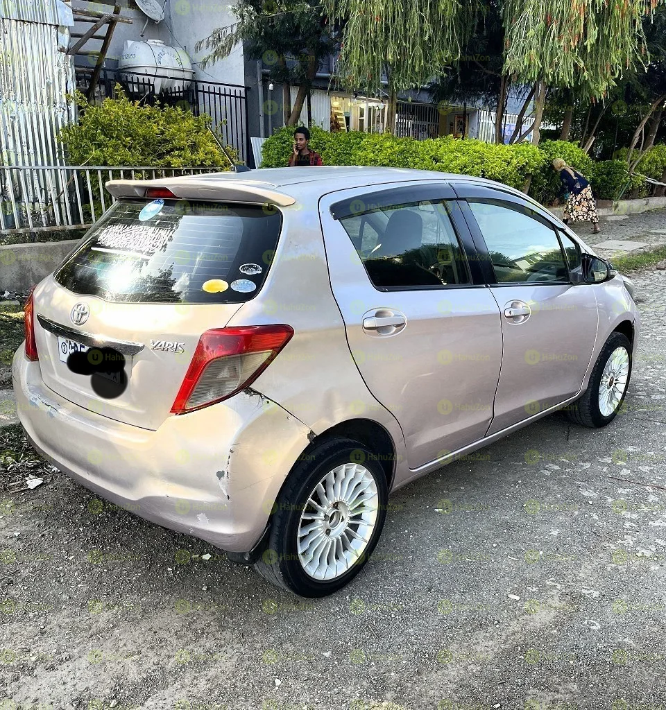 2012 Model-Yaris Compact