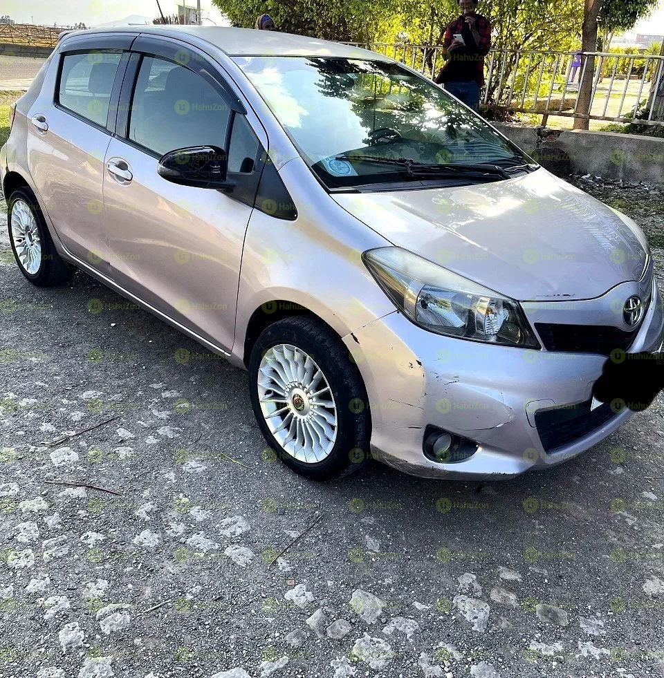 2012 Model-Yaris Compact