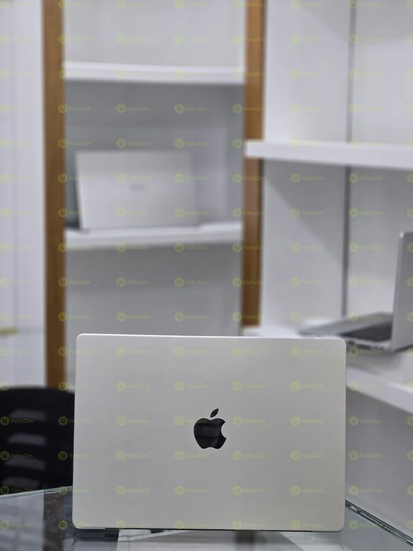 Apple M5 Chip 4-inch MacBook Pro