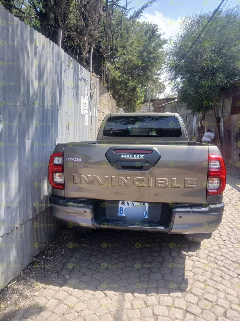 2021 Model-Toyota Hilux Invincible