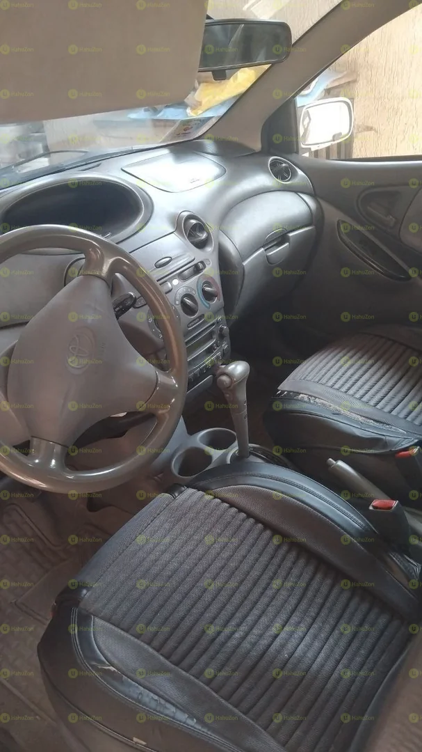 2000 Model-Toyota Vitz