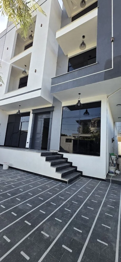 250 ካሬ የሚሸጥ G+3 መኖርያ ቤት በአያት
