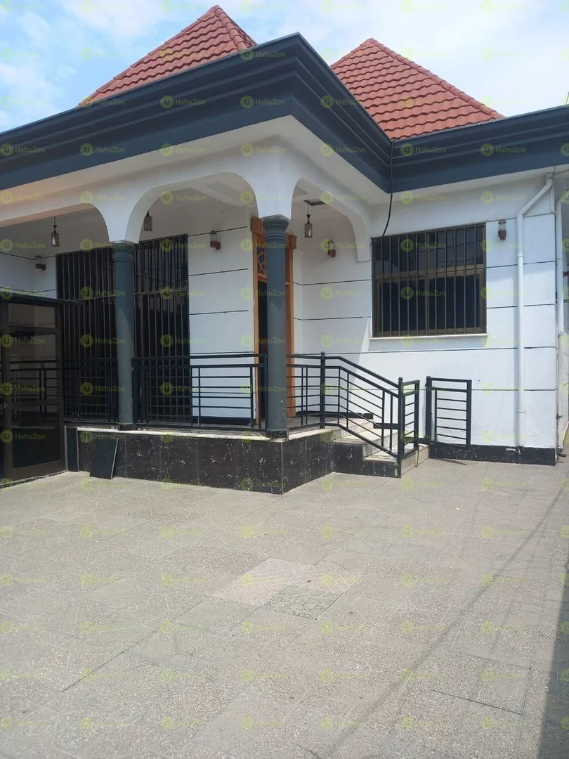 250 ካሬ የሚሸጥ ቪላ ቤት በአያት
