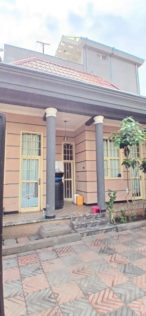 175 ካሬ የሚሸጥ ቪላ ቤት በአያት
