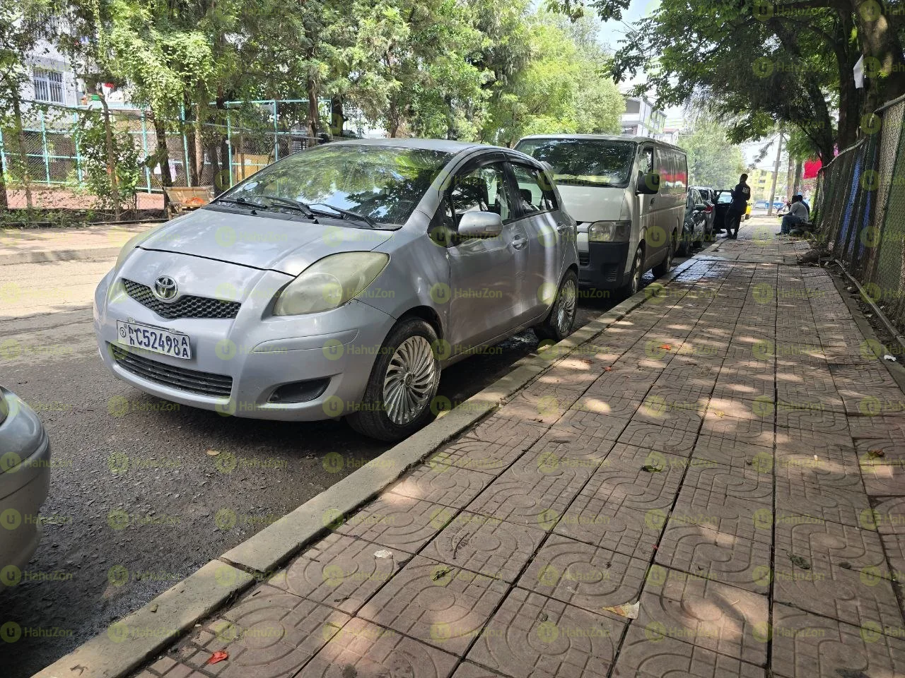 2010 Model-Toyota Yaris Compat
