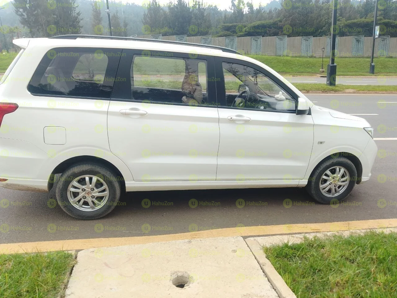 2023 Model-Hongguang S wuling