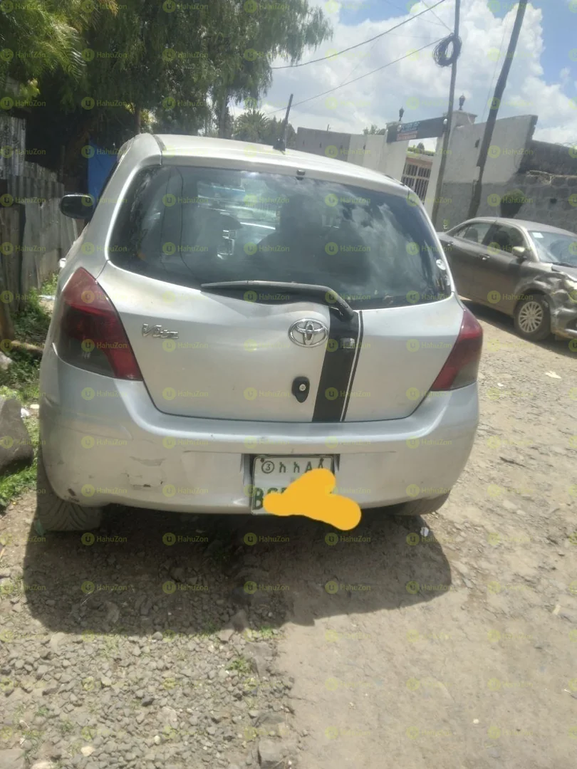 2009 Model-Toyota Yaris Compact