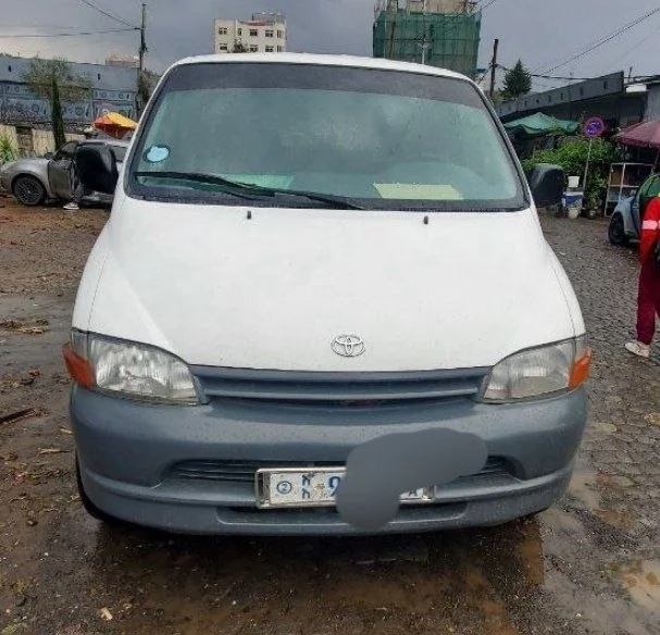 2000 Model-Toyota Van