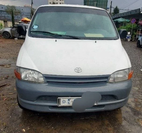 2000 Model-Toyota Van
