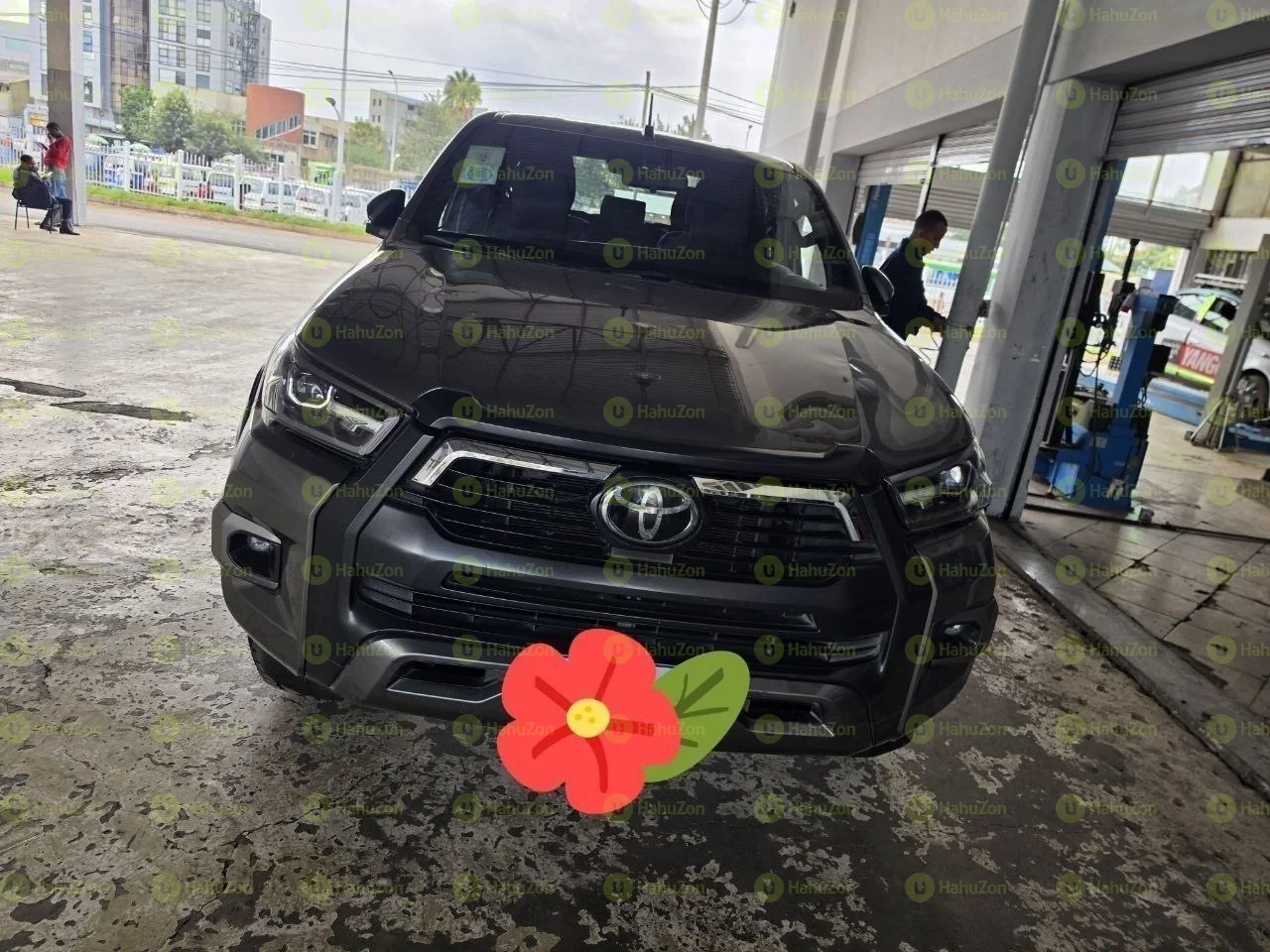 2021 Model-Toyota Hilux Invisible Double Cup