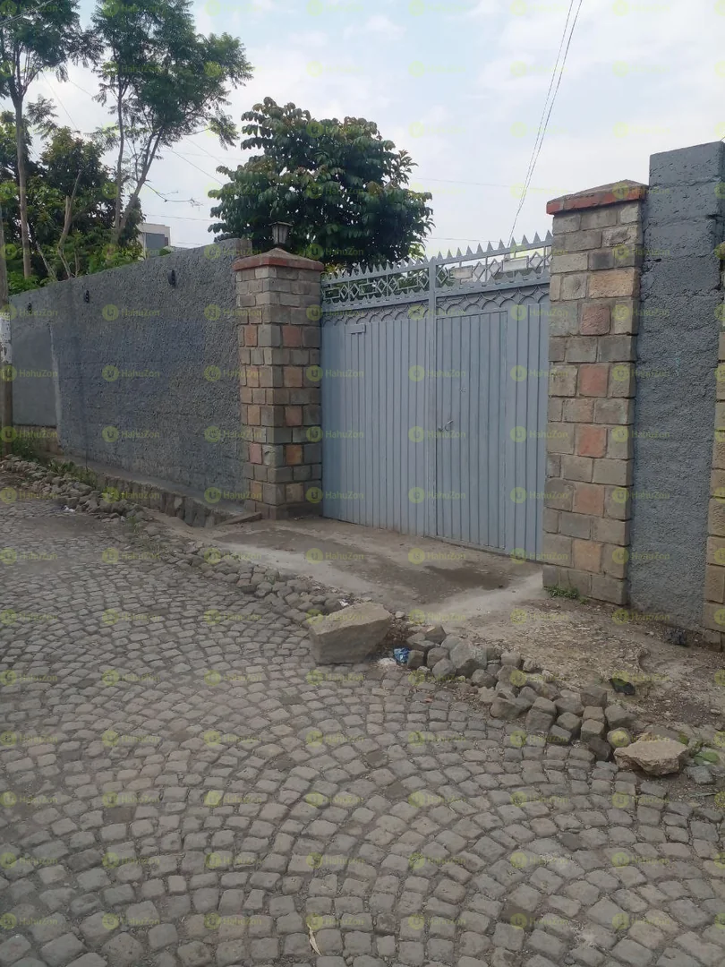 205 ካሬ የሚሸጥ ቤት በወሰን አከባቢ
