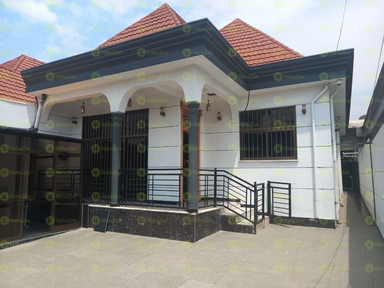 205 ካሬ ዘመናዊ ቪላ ቤት በአያት
