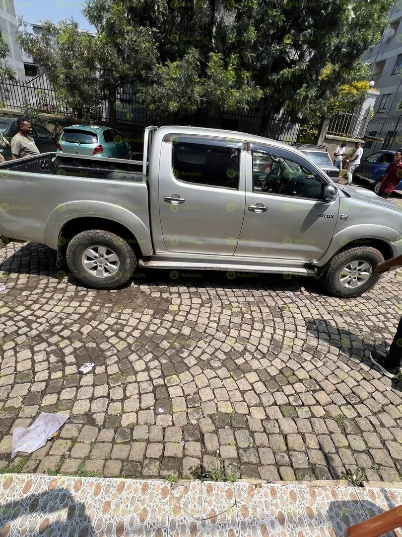 2010 Model-Toyota Hilux Double cab