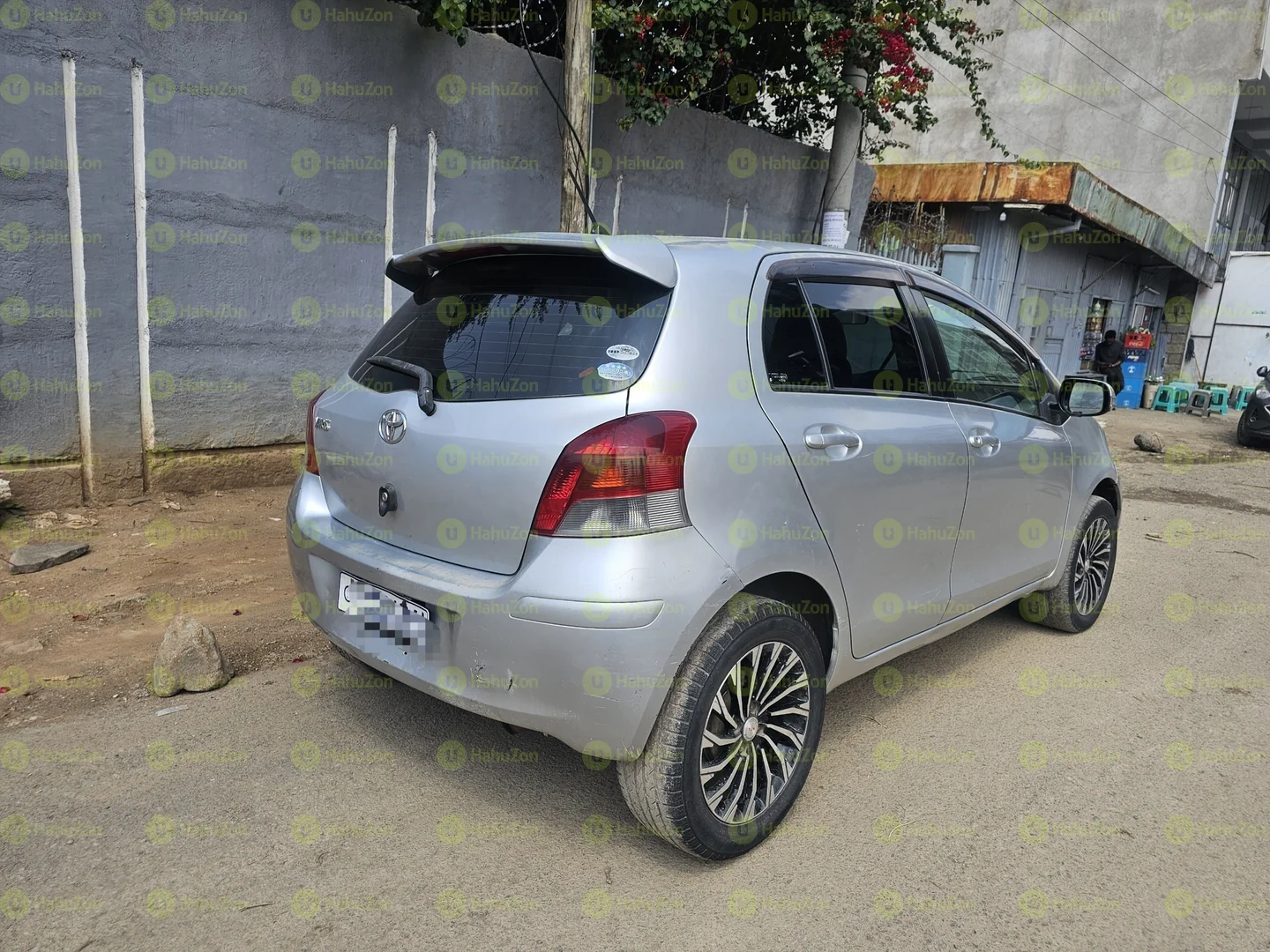 2010 Model-Toyota Yaris Compact