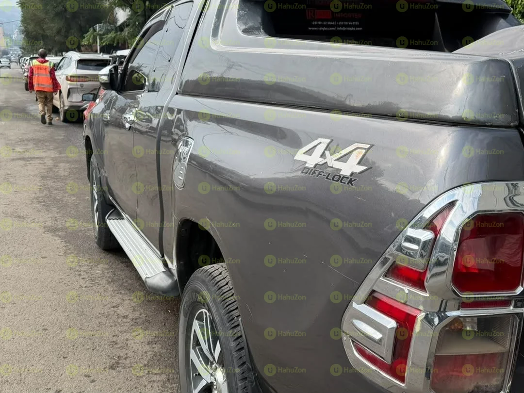 2017 Model-Toyota Hilux Revo