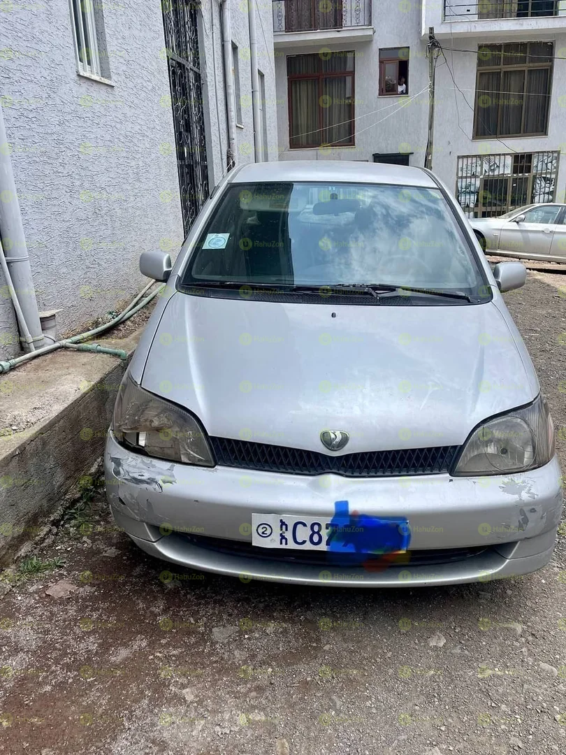 2001 Model-Toyota Platz