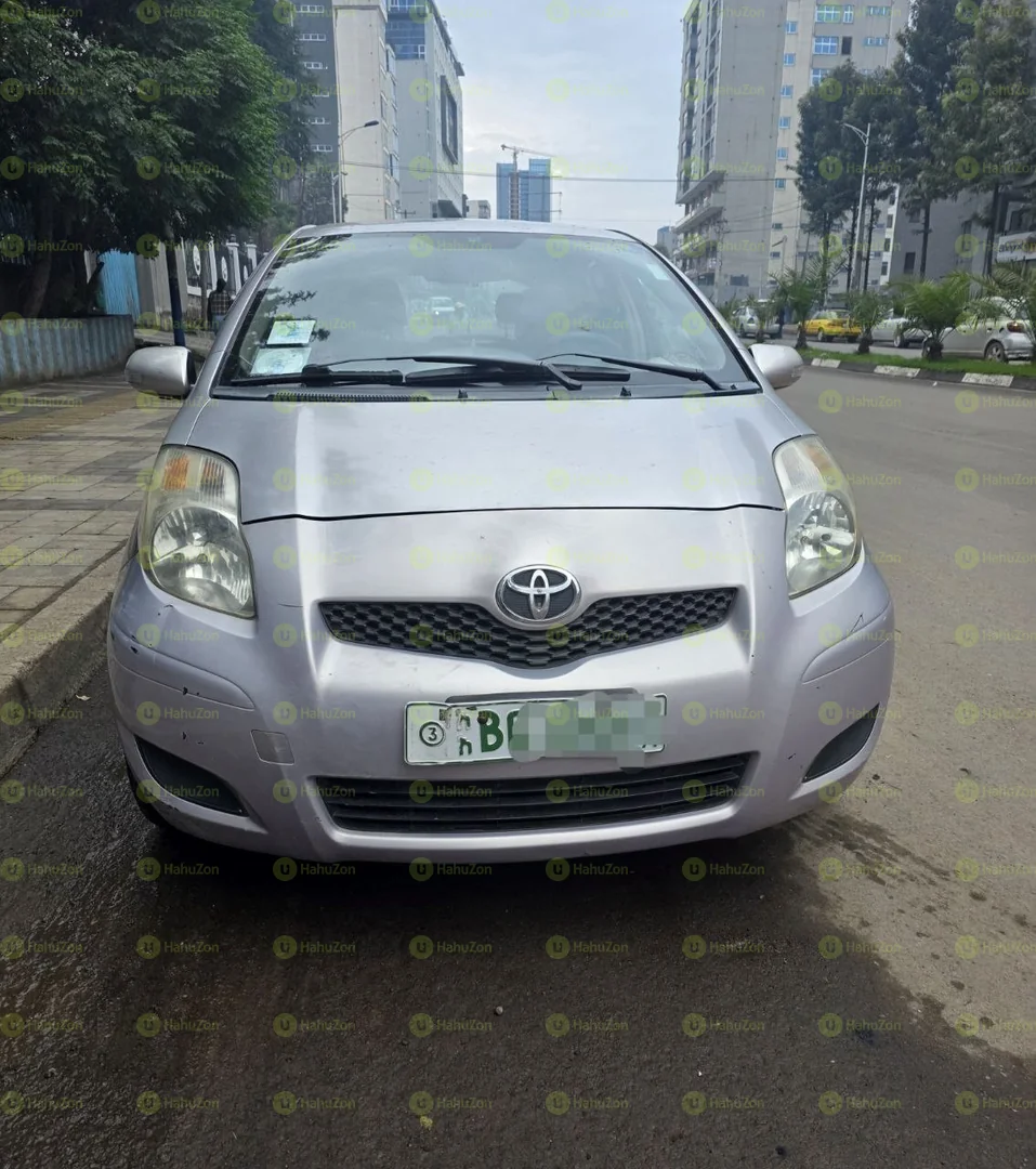 2010 Model-Toyota Yaris Compact