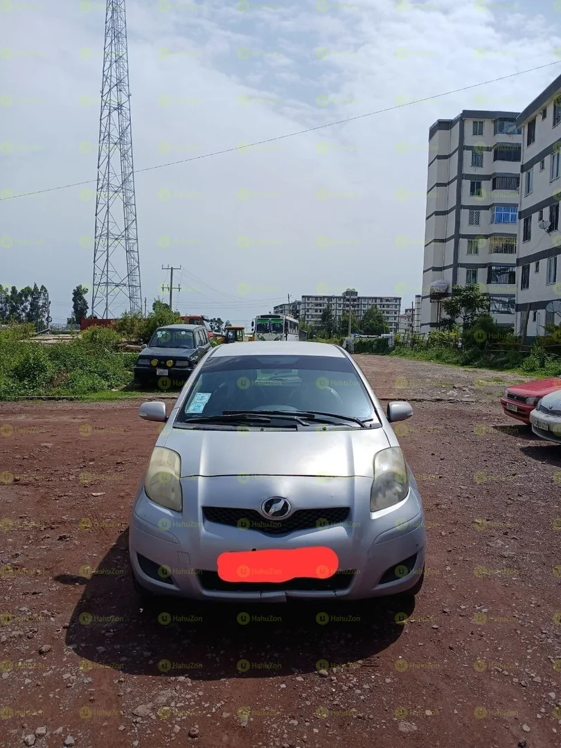 2010 Model-Toyota Yaris Compact
