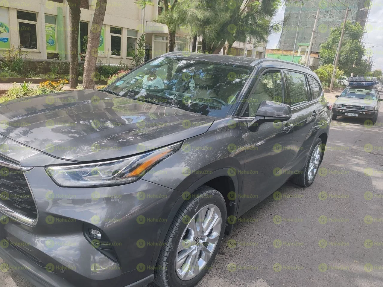 2023 Model-Highlander Hybrid