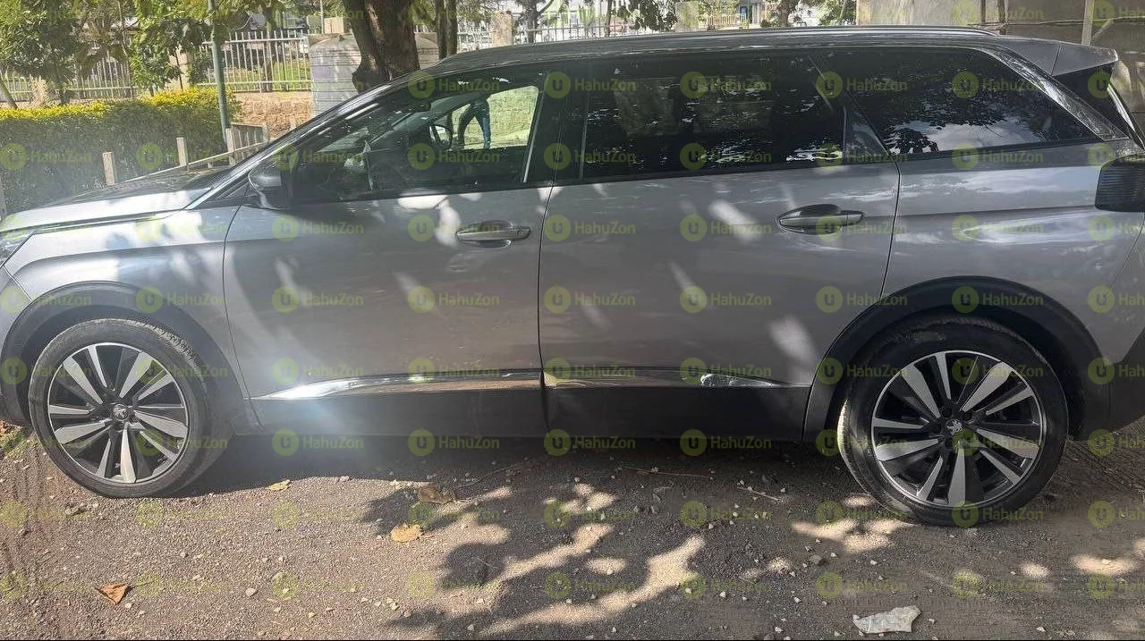 2020 Model-Peugeot  5008 GT line