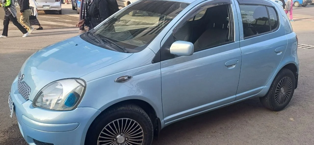 2004 Model-Toyota Vitz