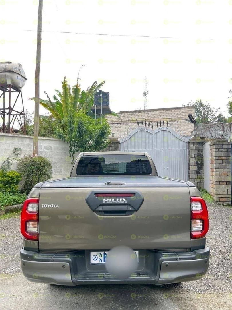 2021 Model-Toyota Hilux Invincible