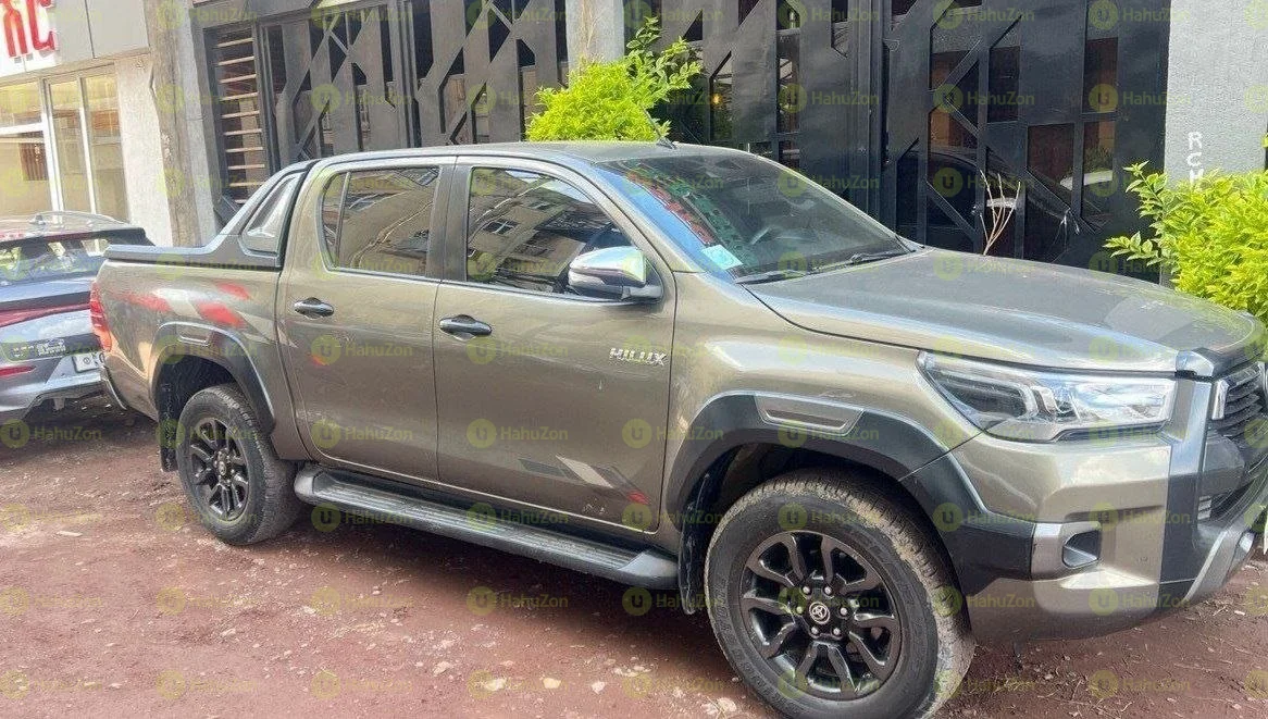 2021 Model-Toyota Hilux Invincible