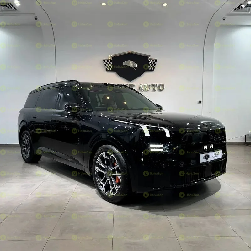 2025 Model-Lynk & Co 900 EM-P