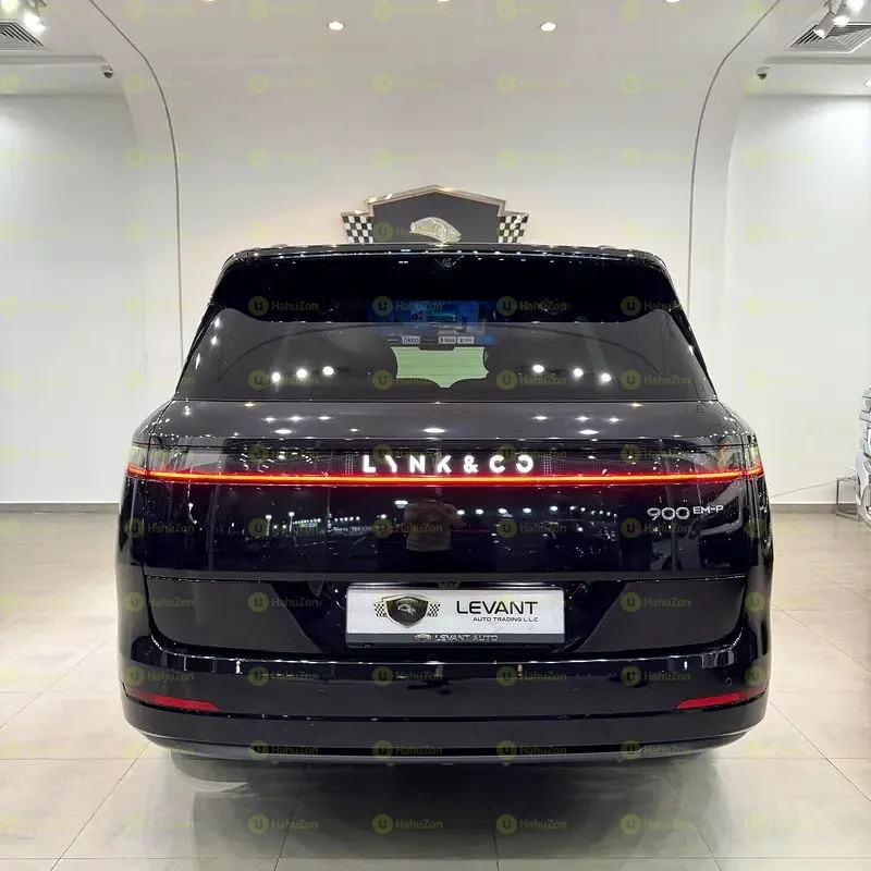 2025 Model-Lynk & Co 900 EM-P