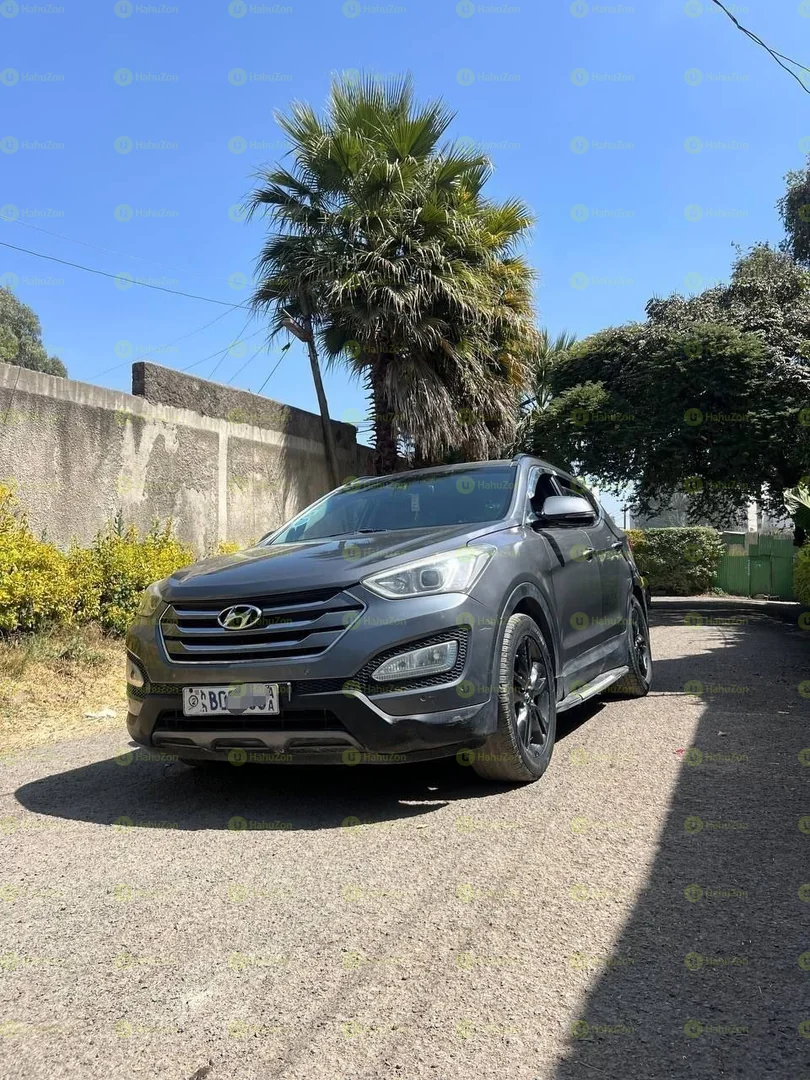 2016 Model-Hyundai Santa Fe
