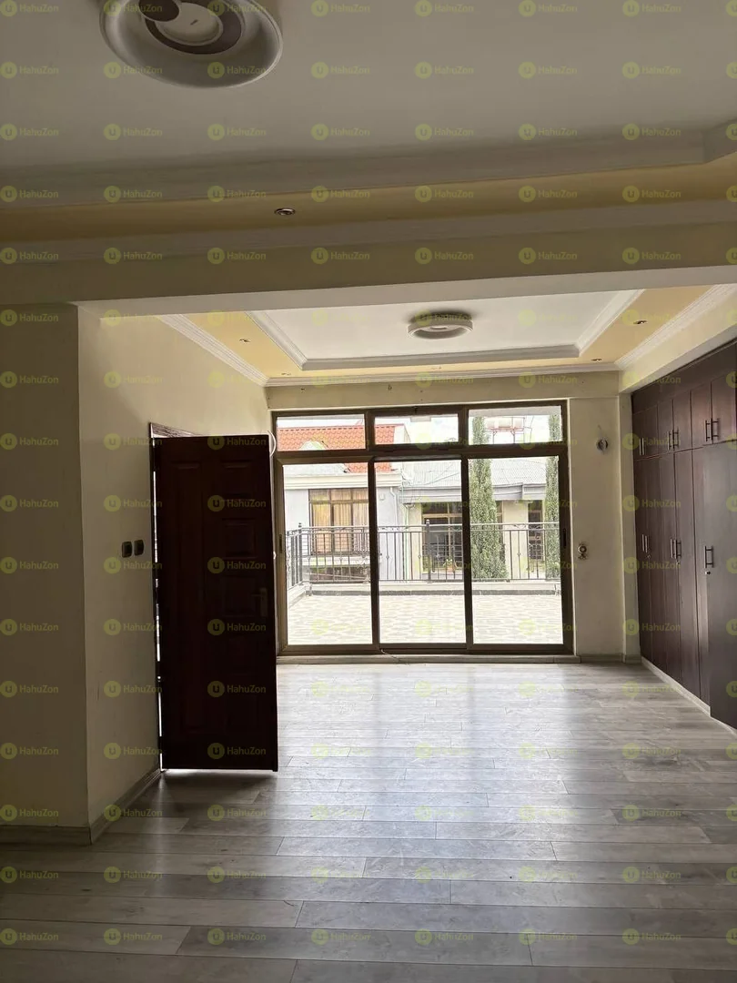 200 ካሬ የሚሸጥ G+2 ቤት በሲኤምሲ