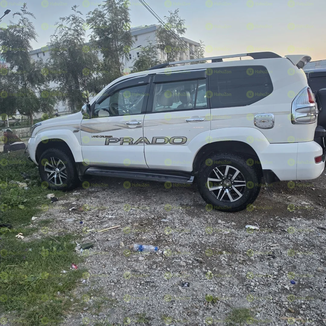 2005 Model-Toyota Landcruiser Prado