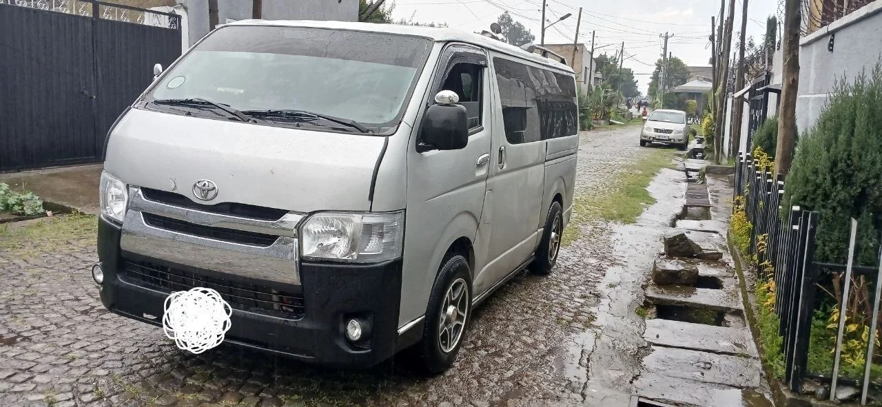 2006 Model-Toyota Hiace Abadula