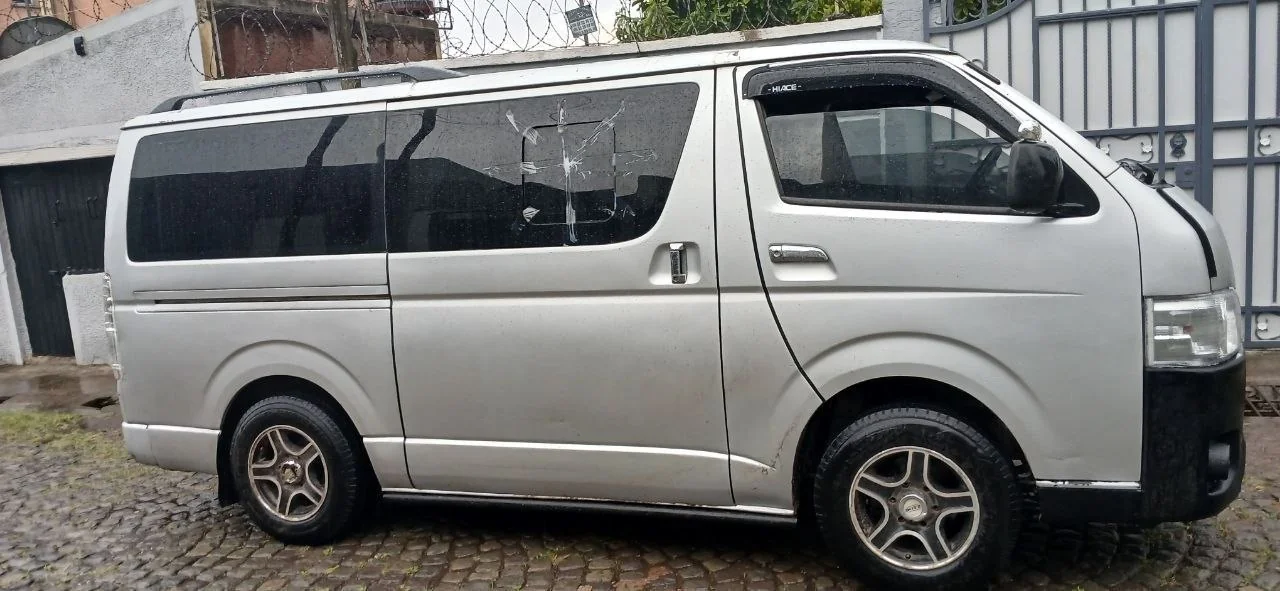 2006 Model-Toyota Hiace Abadula