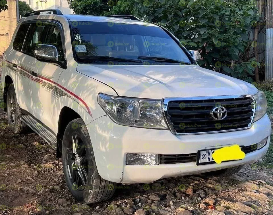 2012 Model-Toyota Land Cruiser V8 -GX