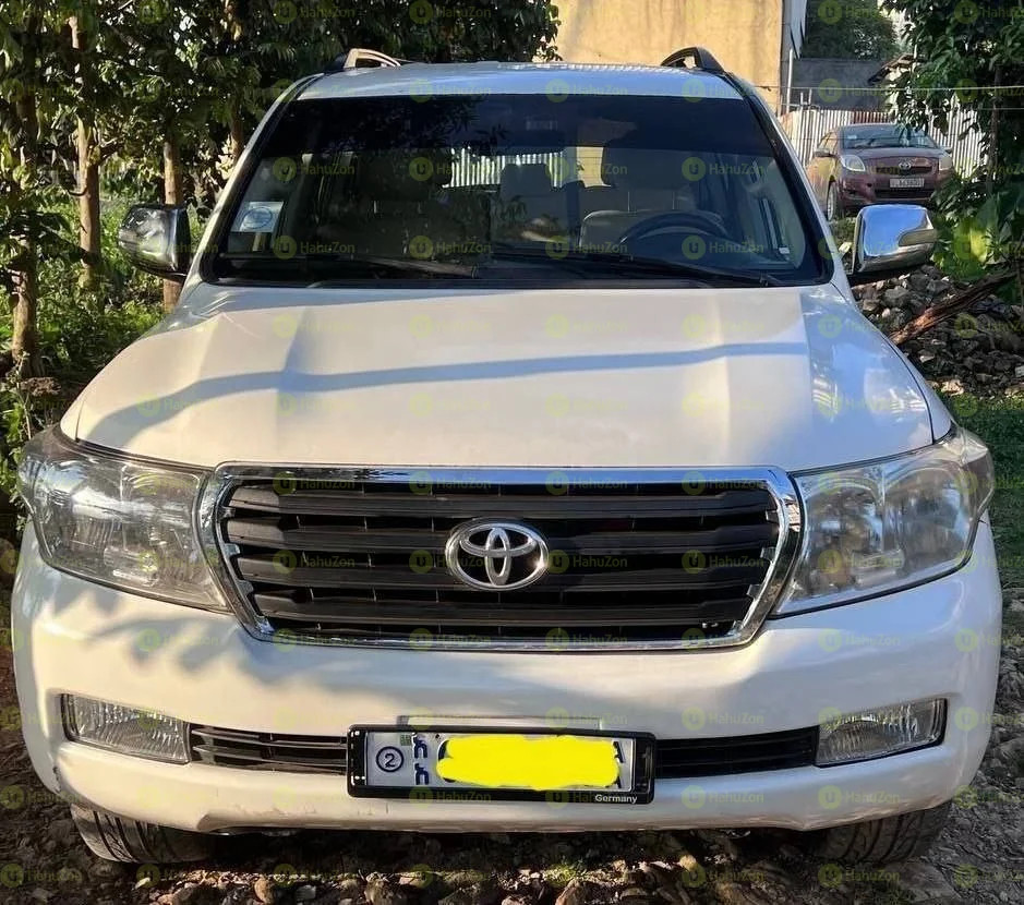 2012 Model-Toyota Land Cruiser V8 -GX