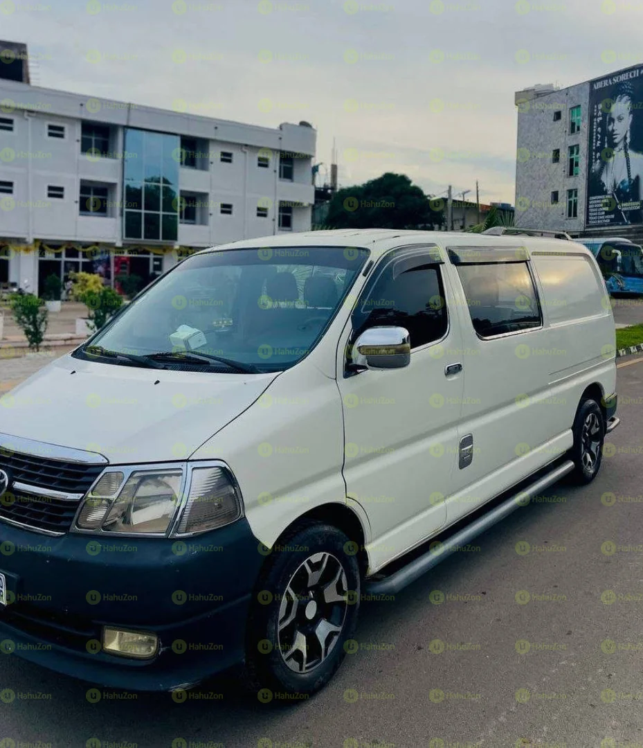 2016 Model-Toyota Hiace Dolphin half van