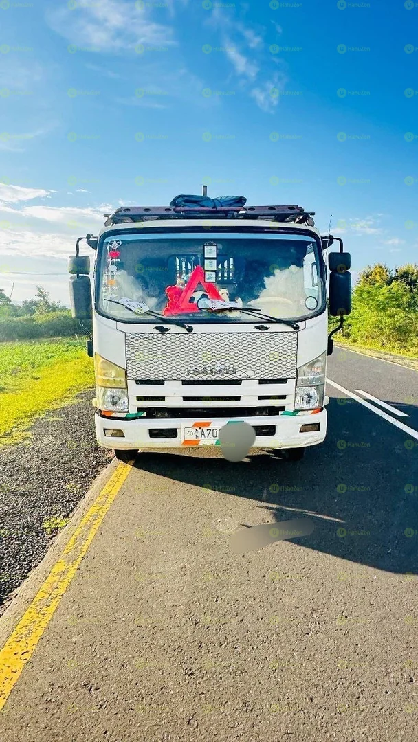2004 Model-Isuzu Obama