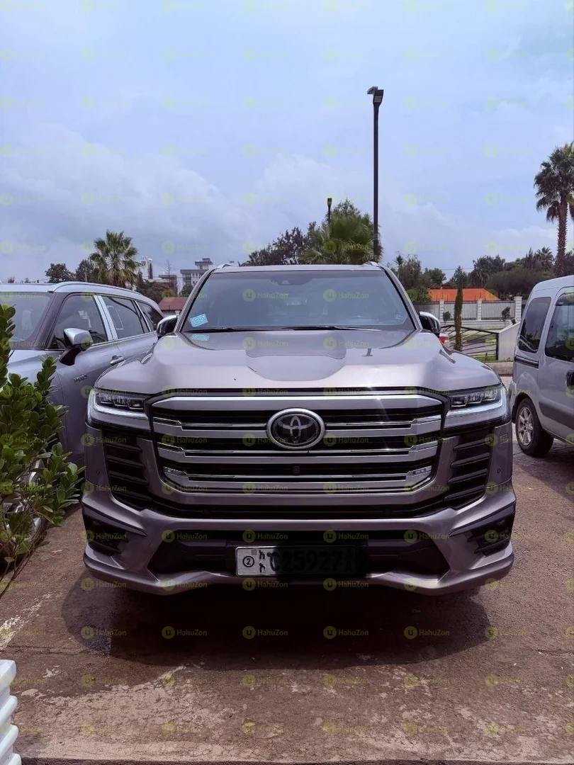 2022 Model-Toyota Landcruiser VXR