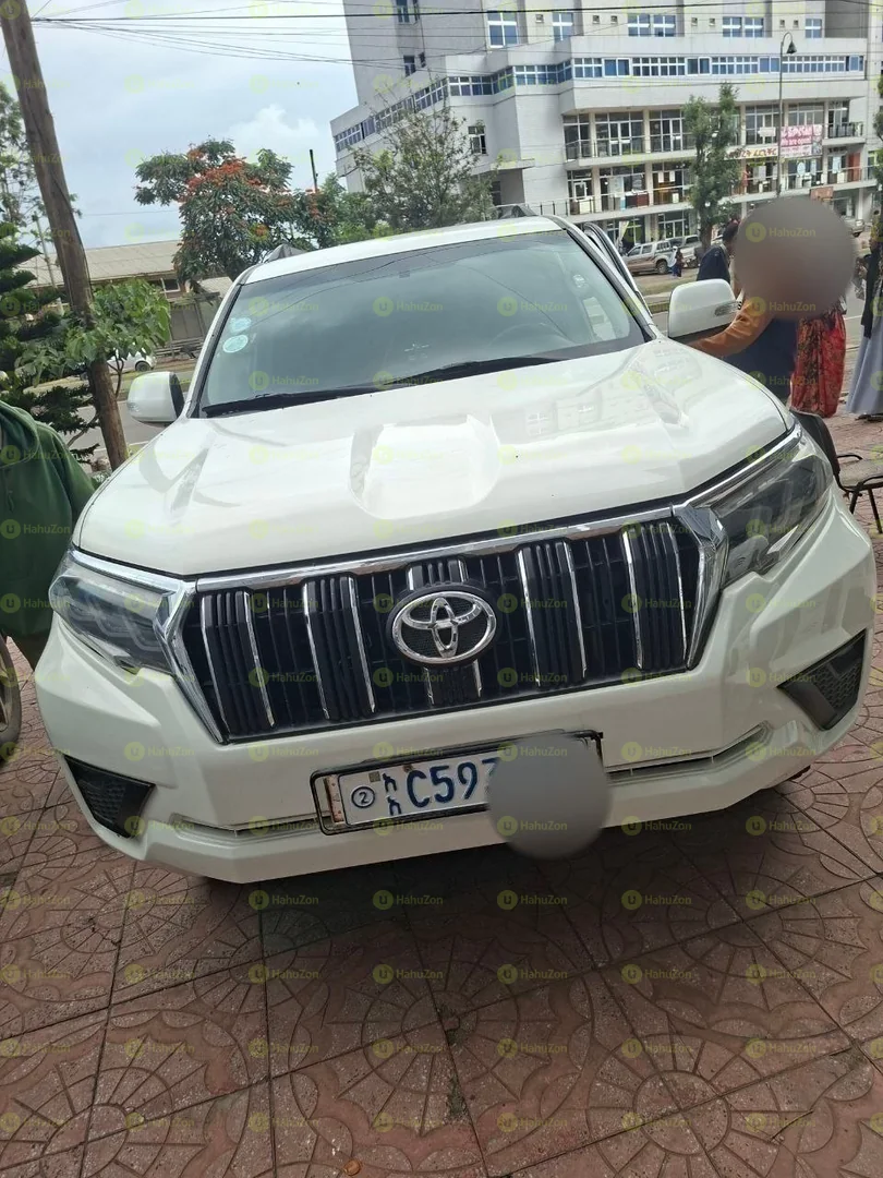 2018 Model-Toyota Landcruiser Prado