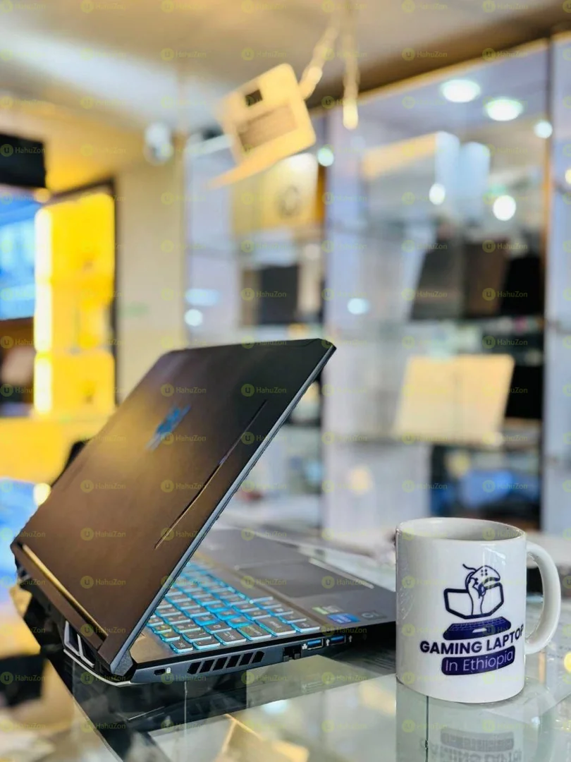 Preadtor Helios 300 Core i7-11th Generation Gaming Laptop