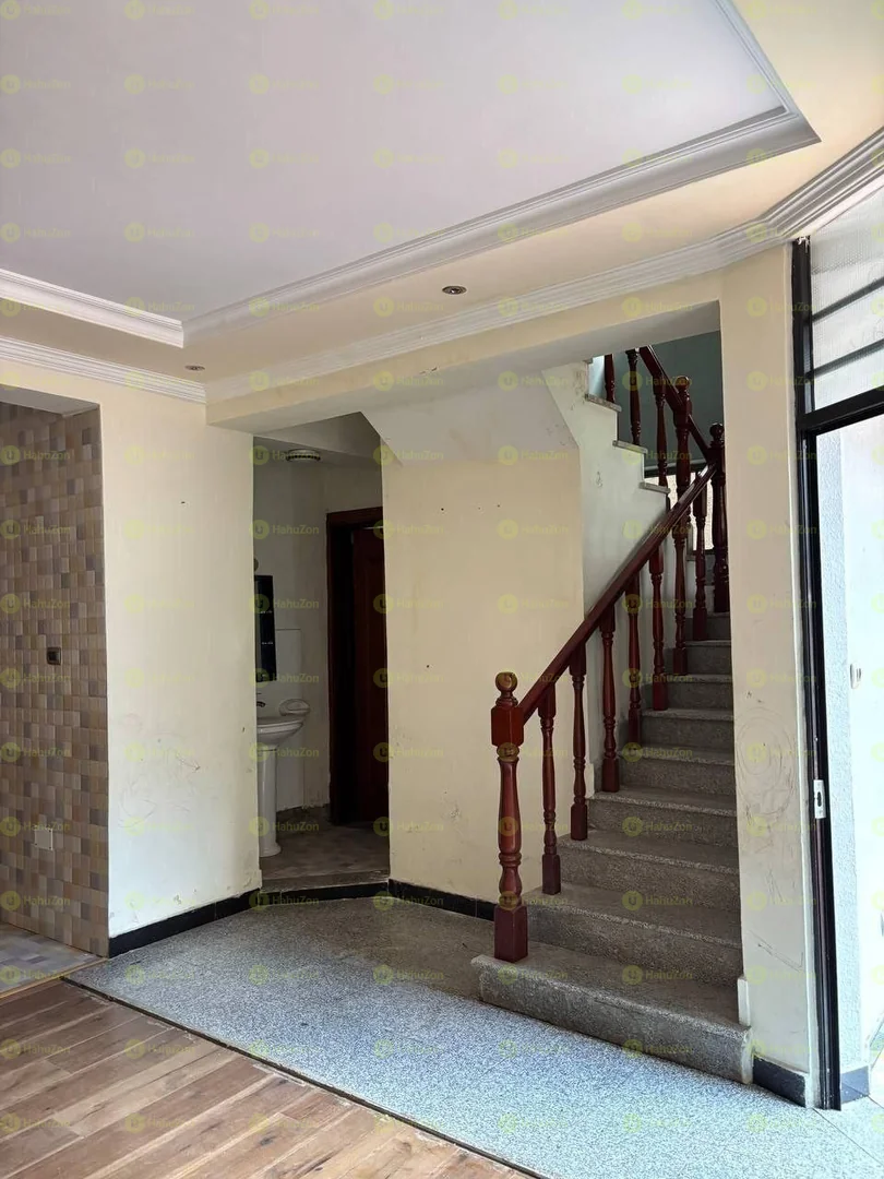 200 ካሬ የሚሸጥ G+3 ቤት በCMC