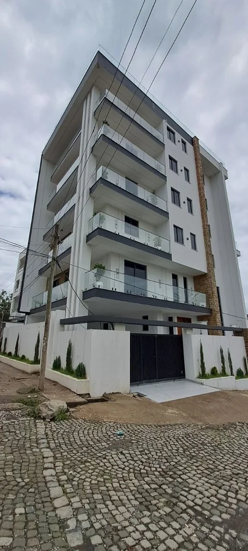 200 ካሬ የሚሸጥ G+5 አፓርትመንት በሴሚኢሲ
