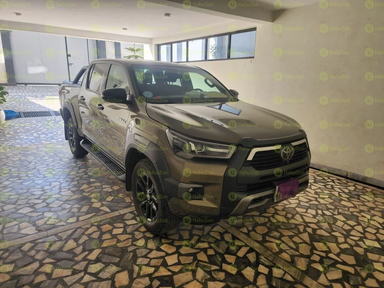 2023 Model-Toyota Invincible DabelCab