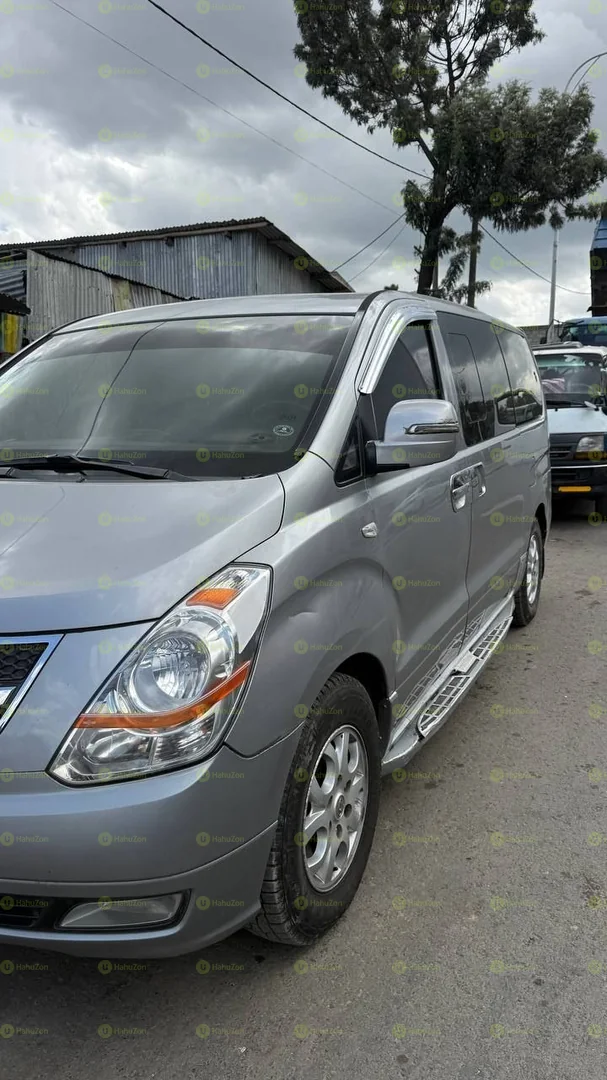 2017 Model-Hyundai Grand Starex