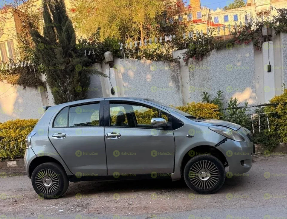 2008 Model-Yaris Compact
