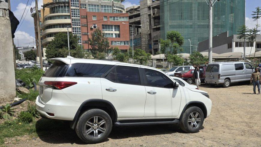 2012 Model-Toyota Fortuner 4 Cylinder